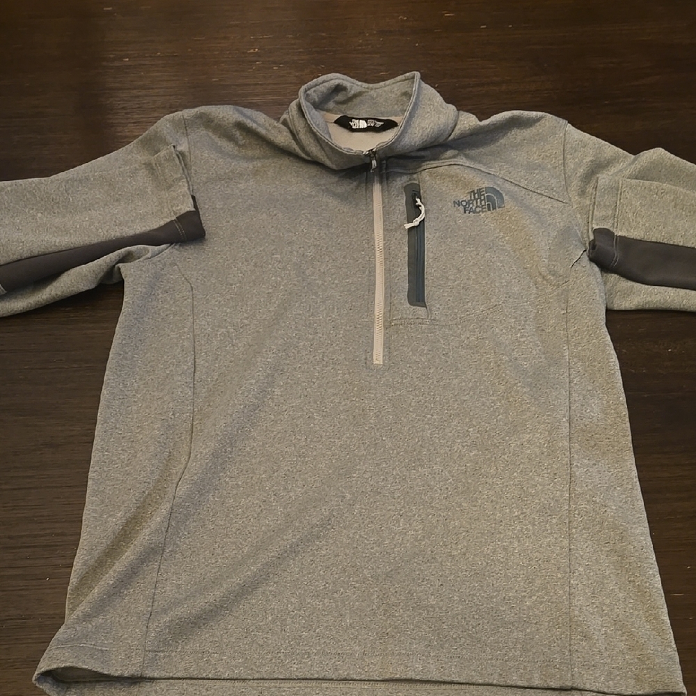 The North Face Gray Long Sleeve Pullover Sweatshirt